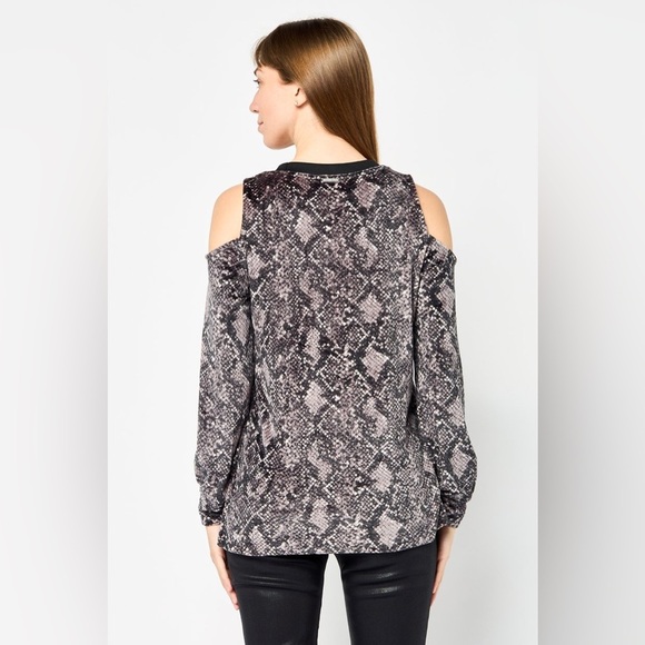 MICHAEL KORS | Women Round Neck Cold Shoulder Snakeskin Blouse, Multicolor - Picture 14 of 16